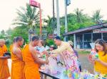 กิจกรรมทำบุญตักบาตร โครงการ บรรพชาอุปสมบทเฉลิมพระเกียรติ พระ